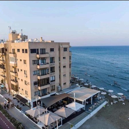 Bettys 1Br Seafront Apt Lárnaca Exterior foto